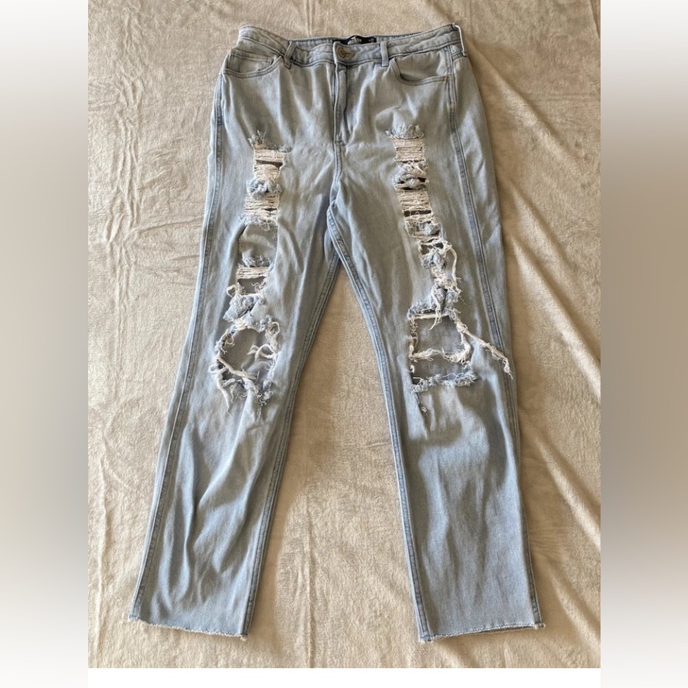 Hollister distressed women’s jeans 13R 31x27 ultra high rise mom jean light wash